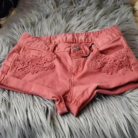 Mid-rise shorts - Picture 1 of 8